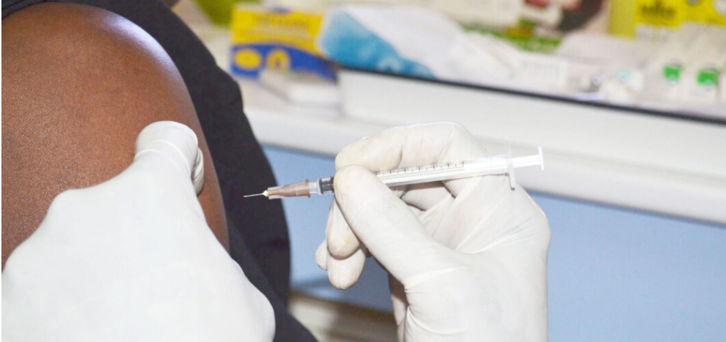 Scandale dans une clinique à Touba : un sérum glucosé périmé injecté à un patient